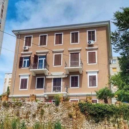 Apartment Lori - beautiful view Rijeka Extérieur photo