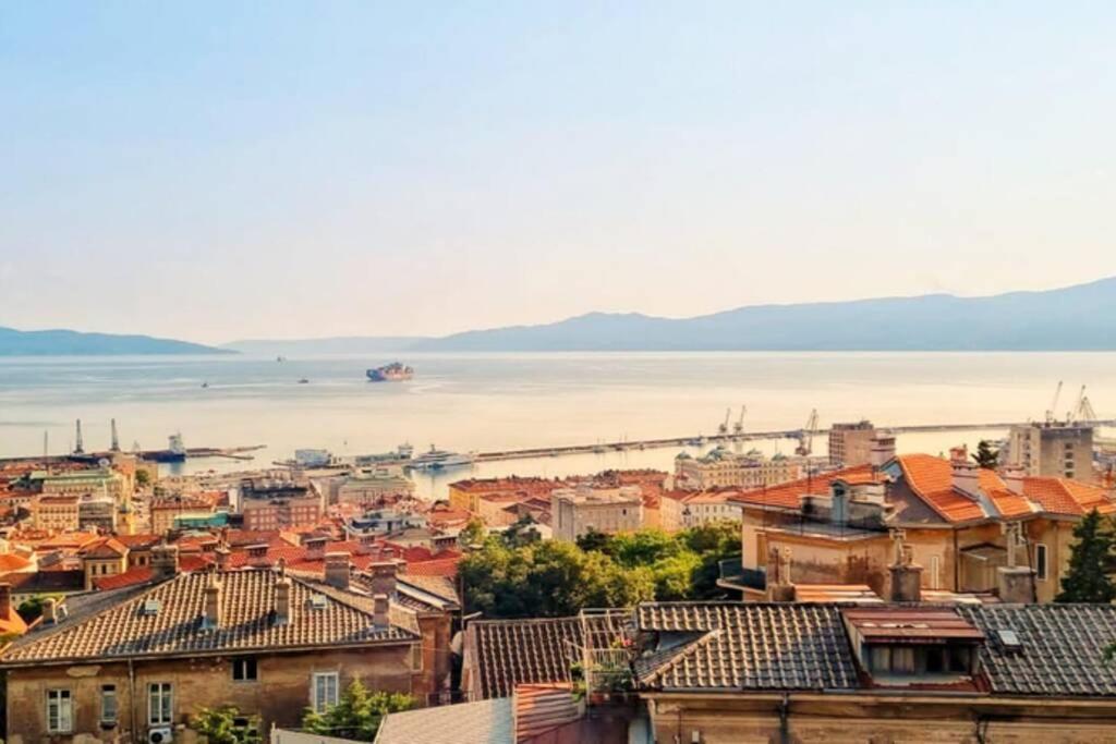 Apartment Lori - beautiful view Rijeka Extérieur photo