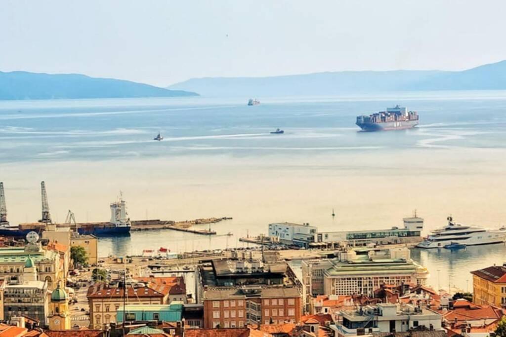 Apartment Lori - beautiful view Rijeka Extérieur photo