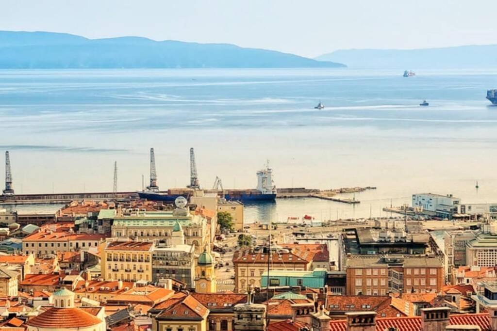 Apartment Lori - beautiful view Rijeka Extérieur photo