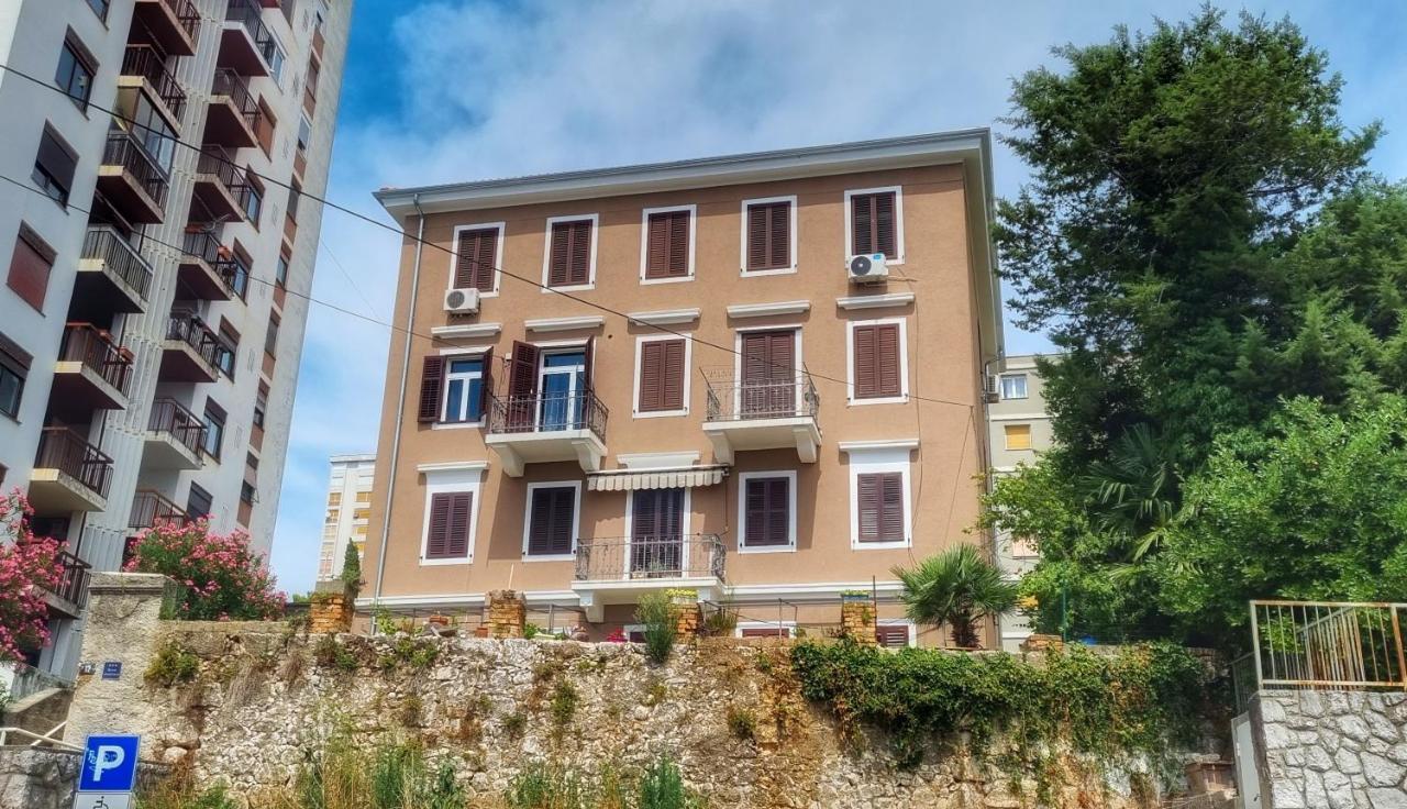 Apartment Lori - beautiful view Rijeka Extérieur photo