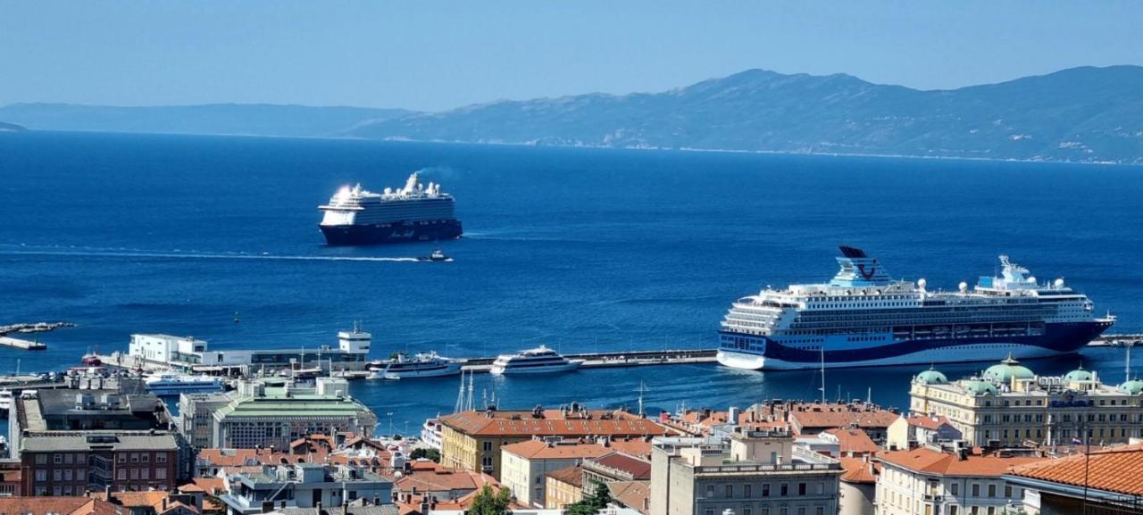 Apartment Lori - beautiful view Rijeka Extérieur photo